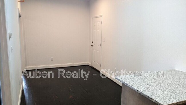 Photo - 3925 Redding Rd Apartment