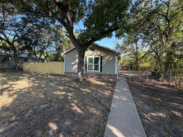 Foto del edificio - 979 W Pecan St