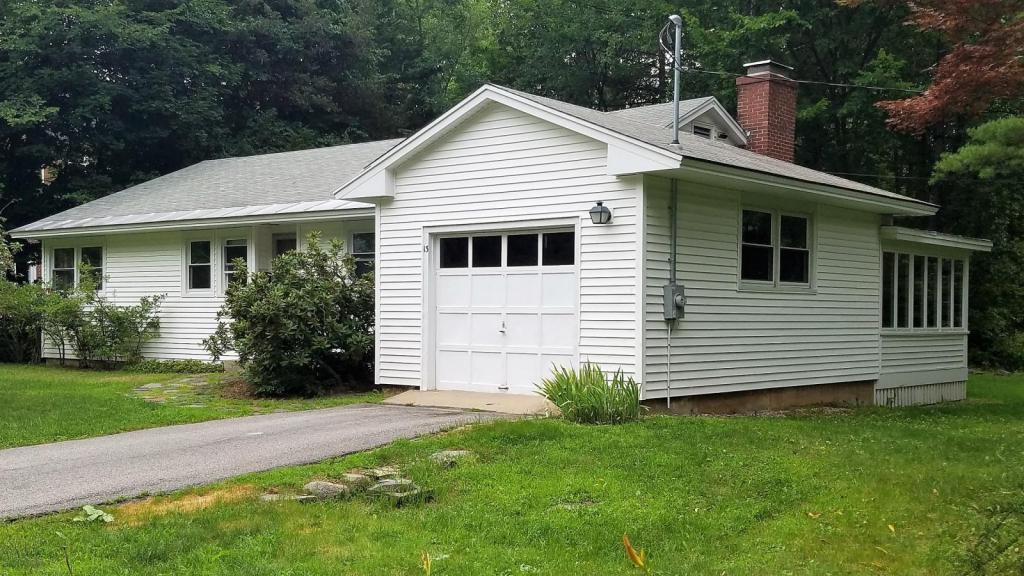 Primary Photo - 13 Oyster River Rd