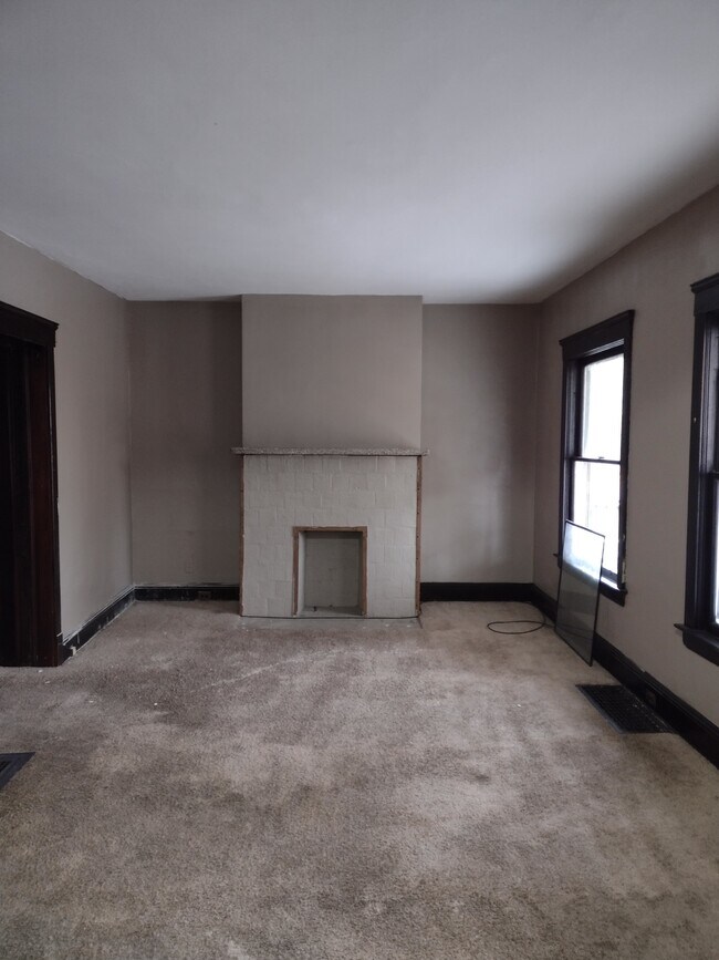Living room - 1618 Holyrood Rd