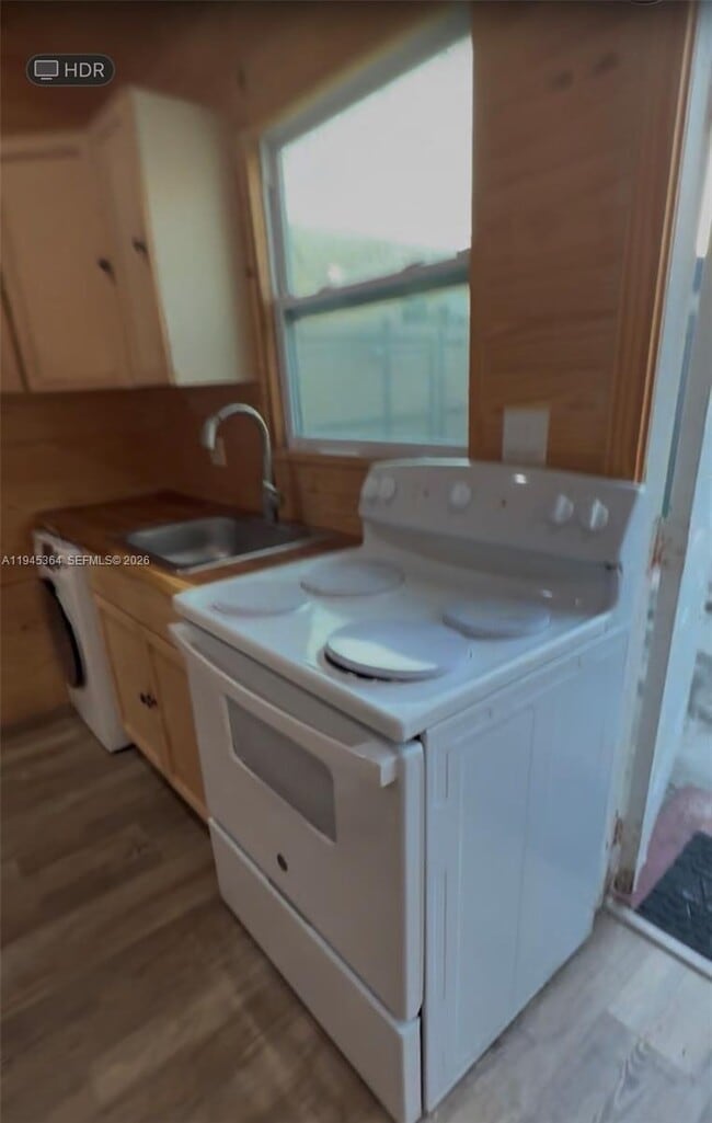 Building Photo - 4152 SW 13th St