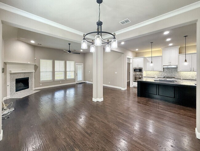 Foto del edificio - Country Charm with a Private Theater – Mod...