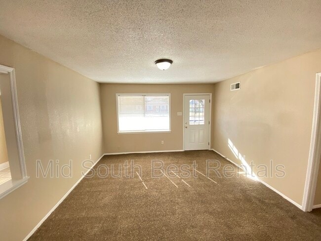 Building Photo - 636 Benham Ave