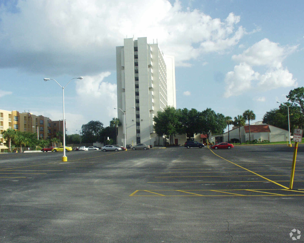 Foto del edificio - The Flats