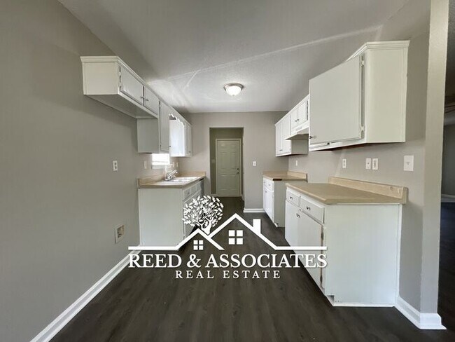 Building Photo - 4686 Royal View Dr