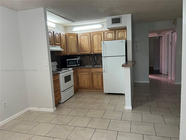Building Photo - 465 NW 210th St