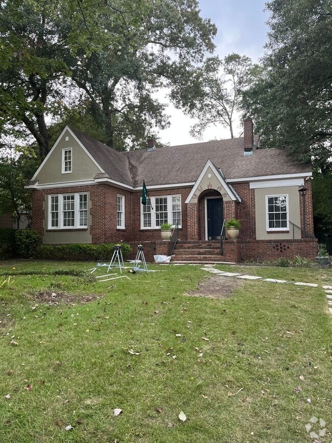 Building Photo - 1721 St Elmo Dr