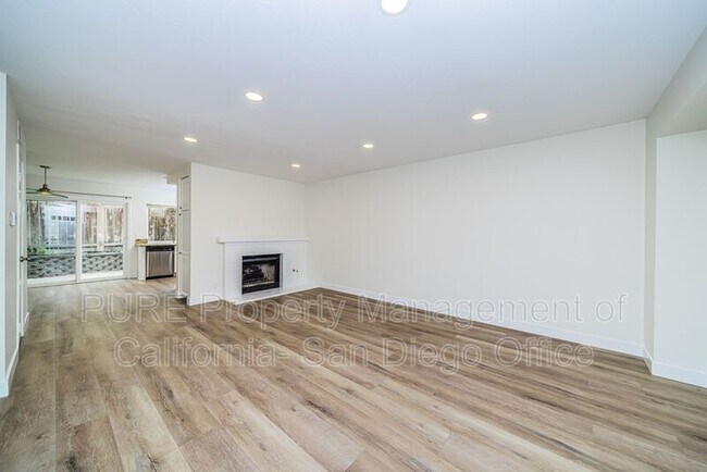 Building Photo - 3637 Caminito Carmel Landing