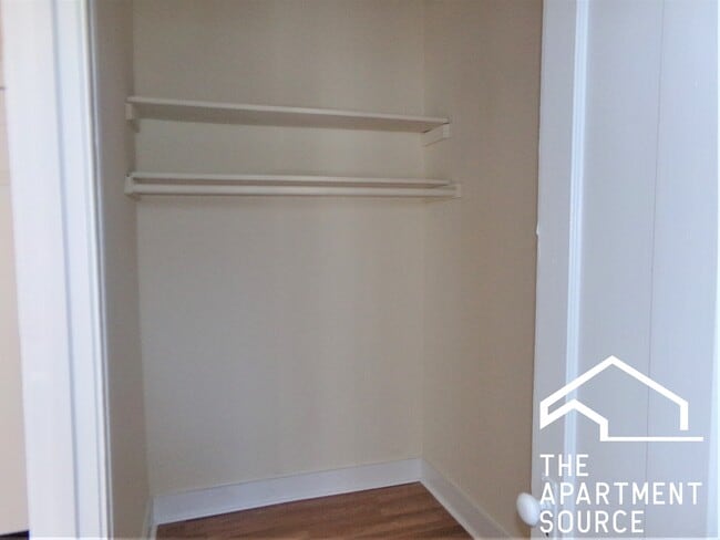 Photo - 6916 N Lakewood Ave Apartment