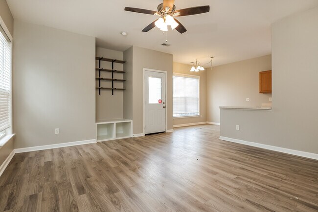 Foto del edificio - 301 Pimpernel St