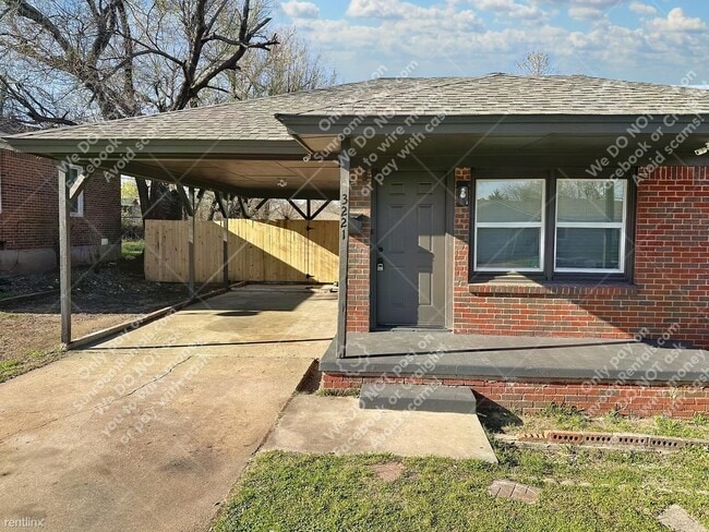 Building Photo - 3 br, 1 bath House - 3221 NE 16th St