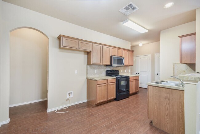 Foto del edificio - Nice 3 BEDROOM DUPLEX LOCATED IN HUTTO, TEXAS!