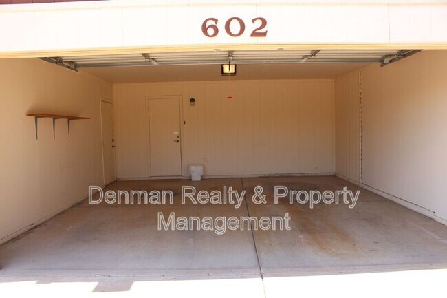 Building Photo - 602 W Kilarea Ave