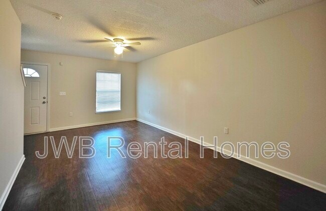 Foto del edificio - 8422 McGirts Village Ln