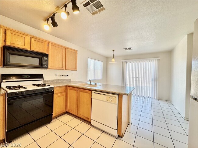 Building Photo - 2048 Rose Coral Ave