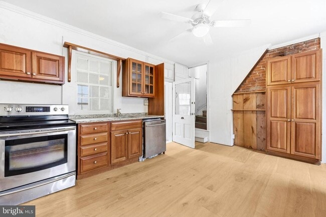 Building Photo - 3110 Main St