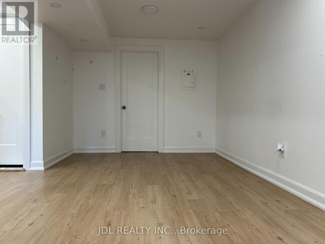 Building Photo - 10 Coleridge Ave