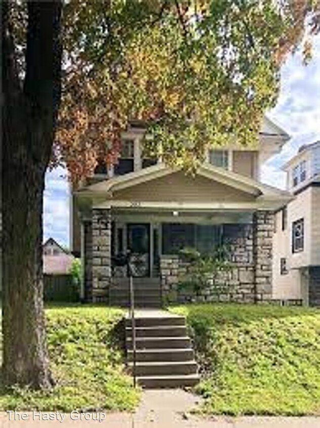 Primary Photo - 3 br, 2 bath House - 303 Elmwood Ave