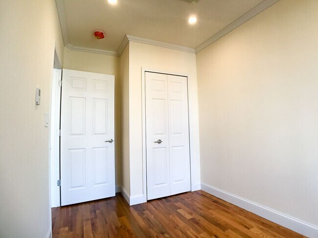 Building Photo - 109 Park Pl