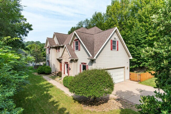 Foto del edificio - 509 Green Coulee Rd