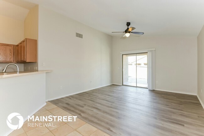 Foto del edificio - 7339 E Weeping Willow Dr