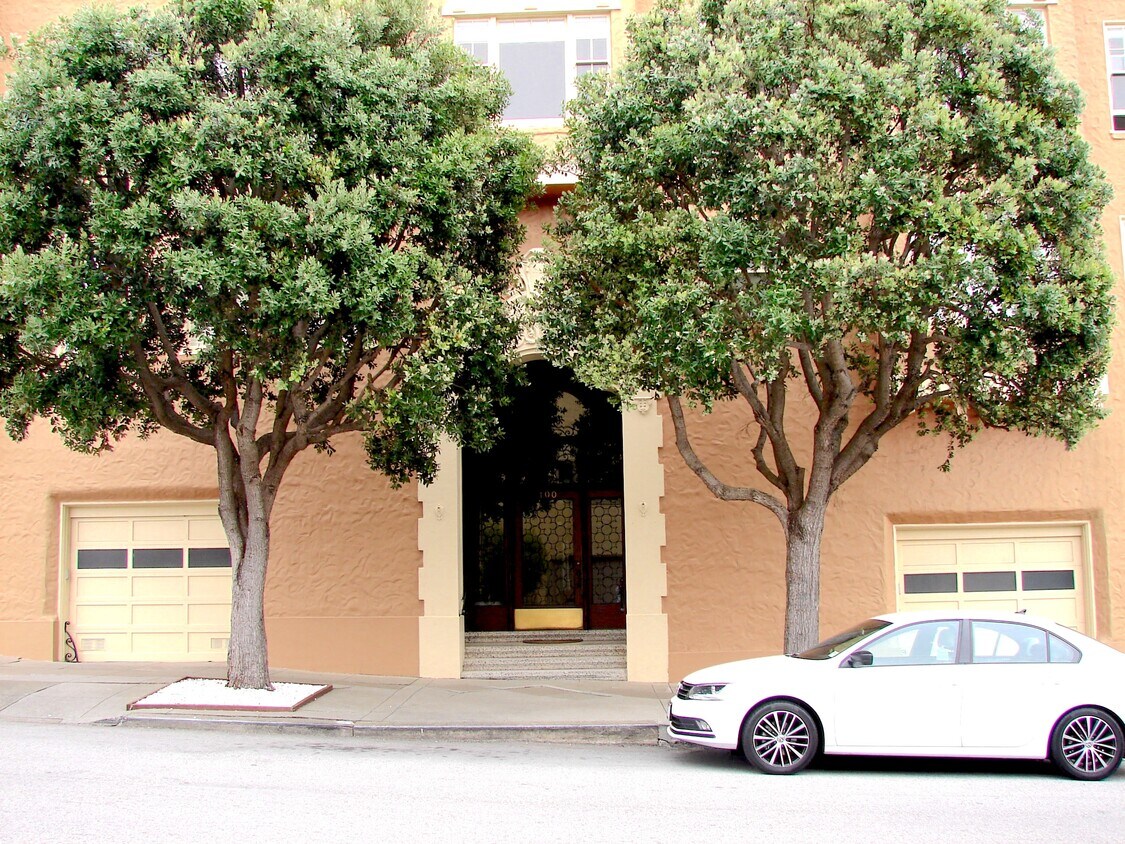 Primary Photo - 100 Parker Ave