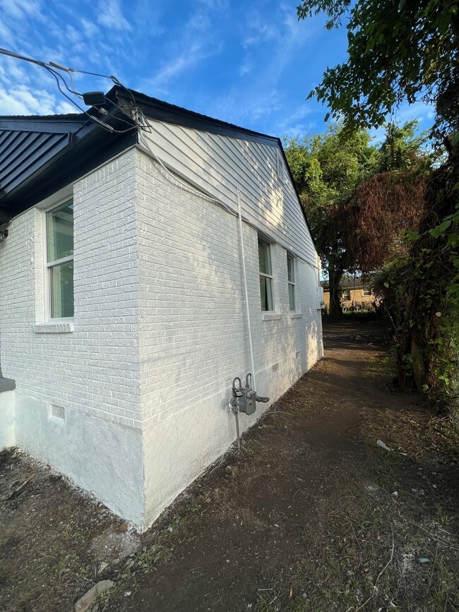Photo - 1377 Lyceum Rd House
