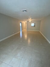 Building Photo - 4327 Cocoanut Rd