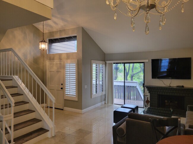 Foto del edificio - 8550 Lake Knoll Ave