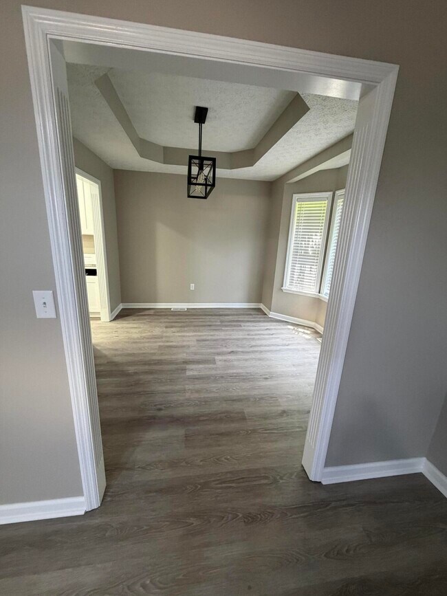 Building Photo - 372 Reynolds Dr