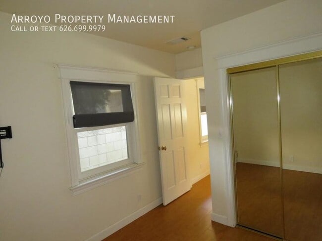 Building Photo - 482 W Hammond