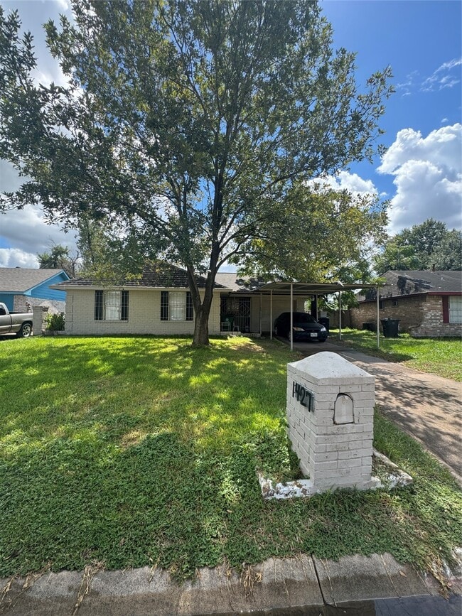 Building Photo - 1427 Rainy River Dr