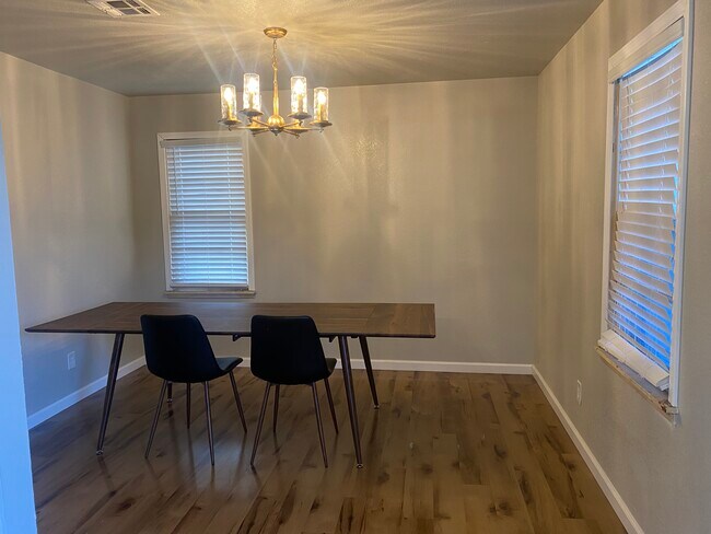 Foto del edificio - 4113 SE 41st St