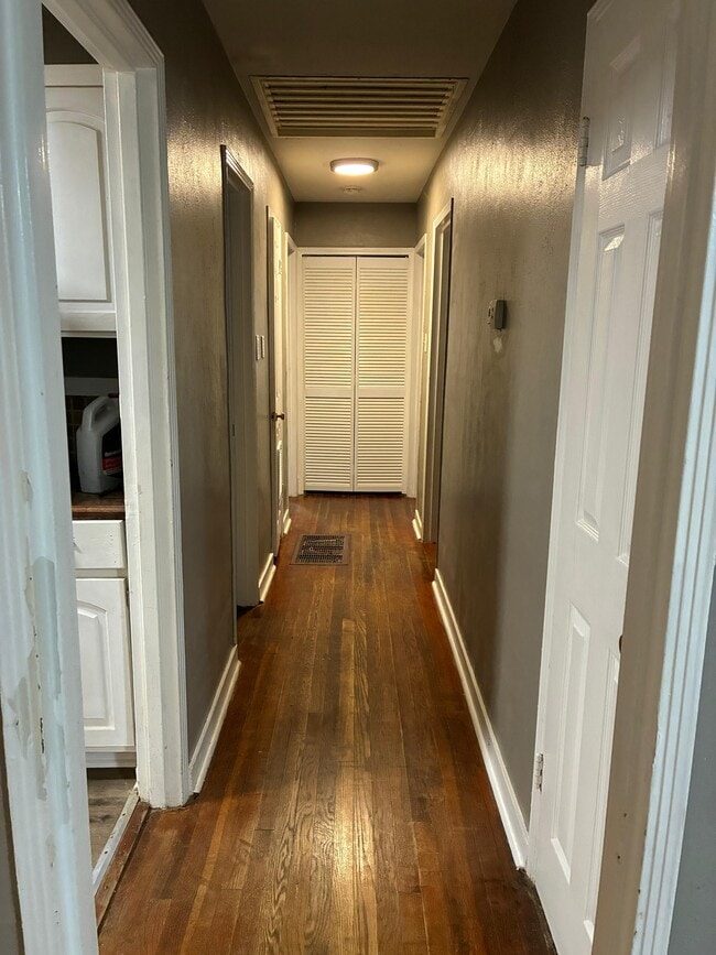 Foto del edificio - 1641 Woodburn St