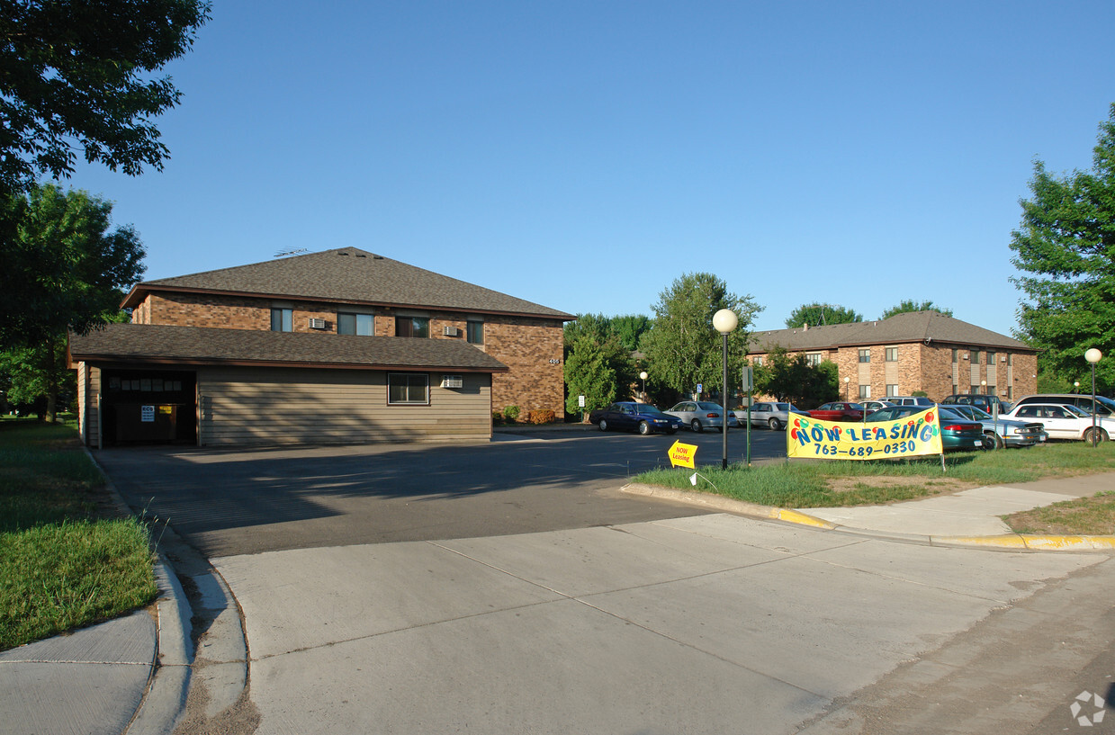 Foto del edificio - Town Square Apartments