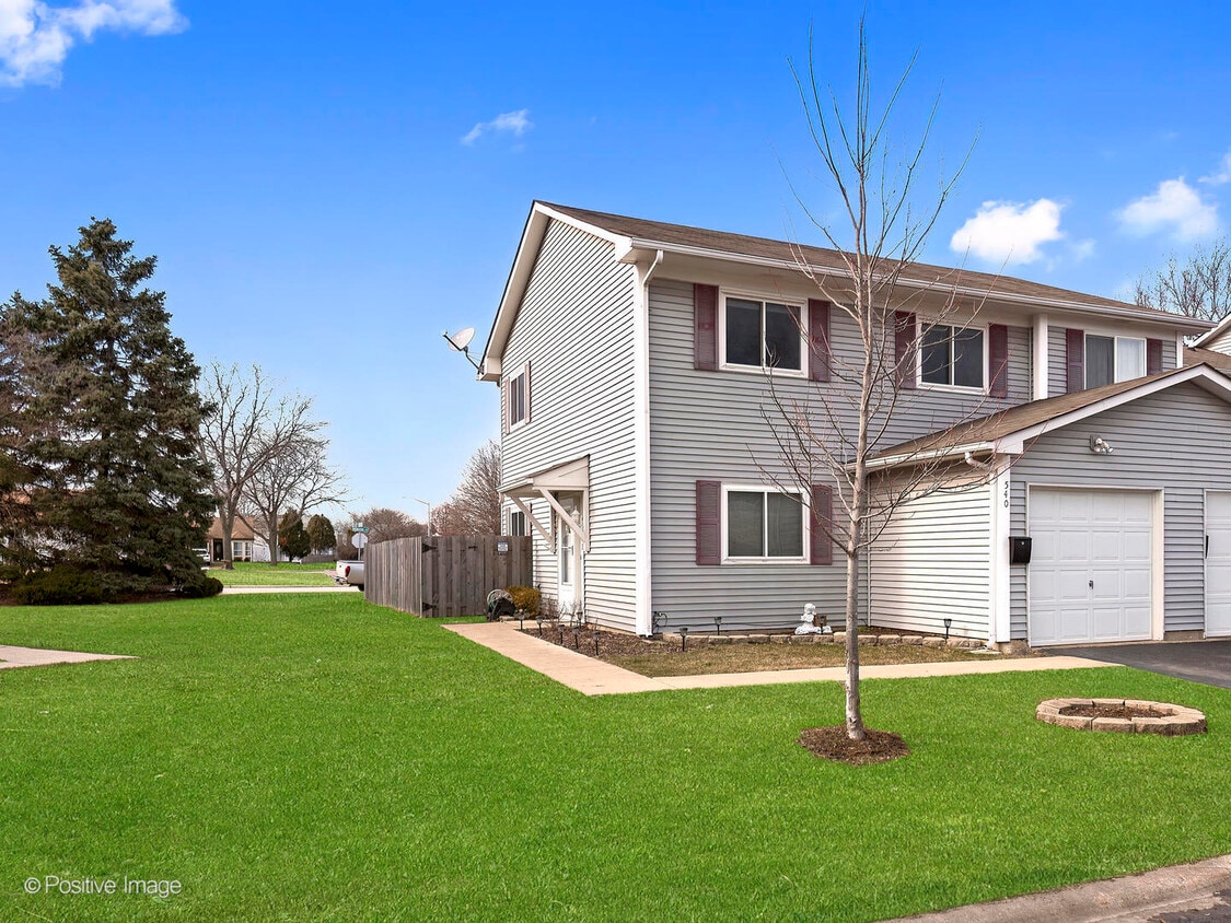 540 Alton Ct, Carol Stream, IL 60188 Townhome Rentals in Carol Stream