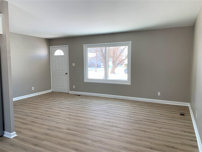 Building Photo - 5328 N Stony Run Ln