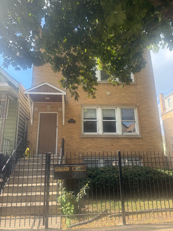Photo - 2708 N Marshfield Ave (Chicago, IL)