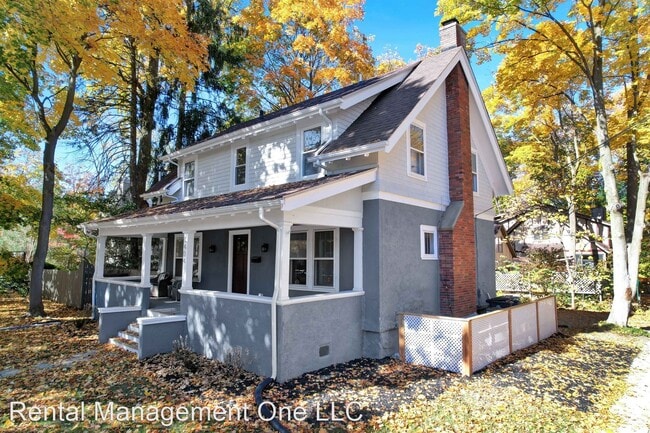 Building Photo - 3 br, 2.5 bath House - 1404 W Huron