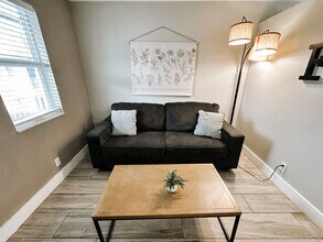 Building Photo - 50 Davie Blvd