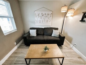 Building Photo - 50 Davie Blvd