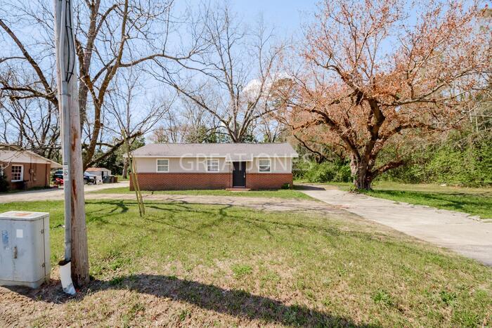 Primary Photo - 4701 Jeffersonville Rd