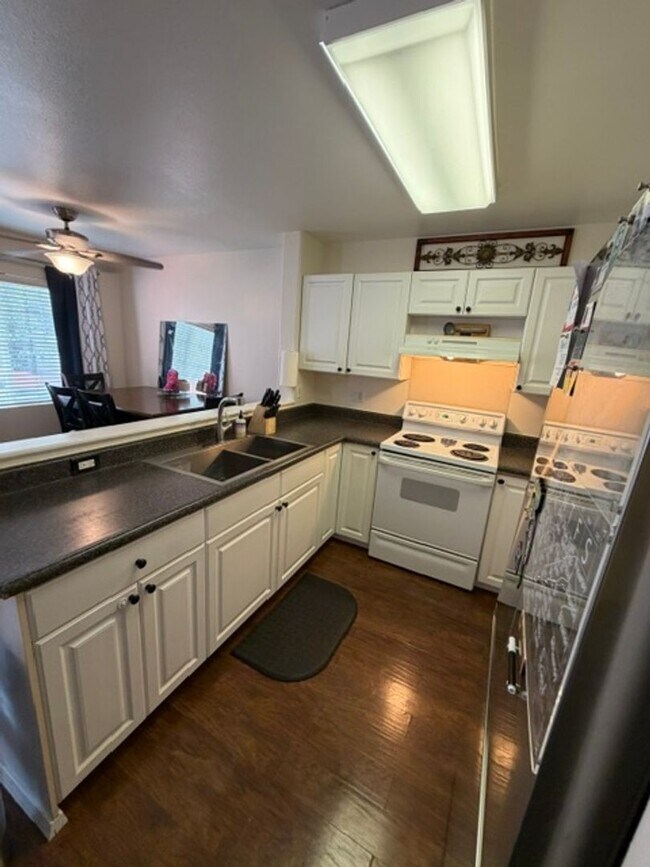Foto del edificio - 3 bed 2.5 Bath 2 car garage/ Central AC/ Ewa Beach!