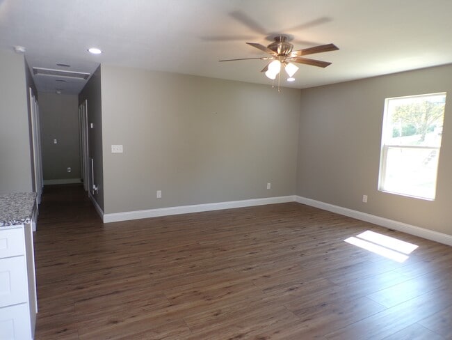 Foto del edificio - 533 Anton St