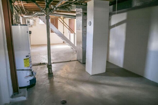 Foto del edificio - 1306 Zettler Rd