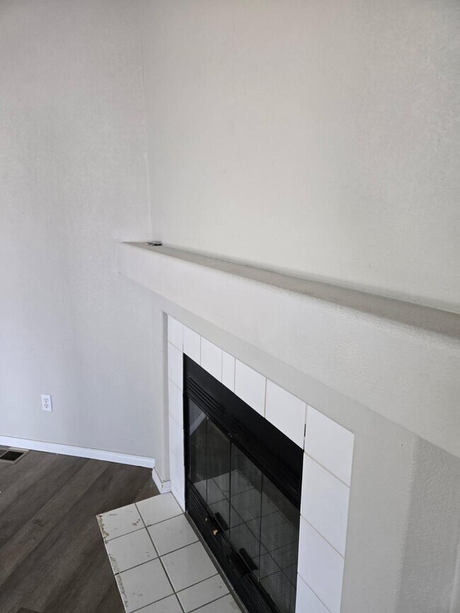 Foto del edificio - 1320 Windy Ln