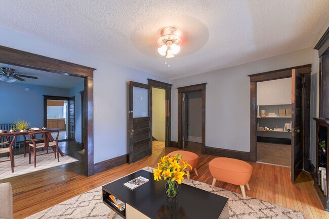 Foto del edificio - 419 W Franklin Ave