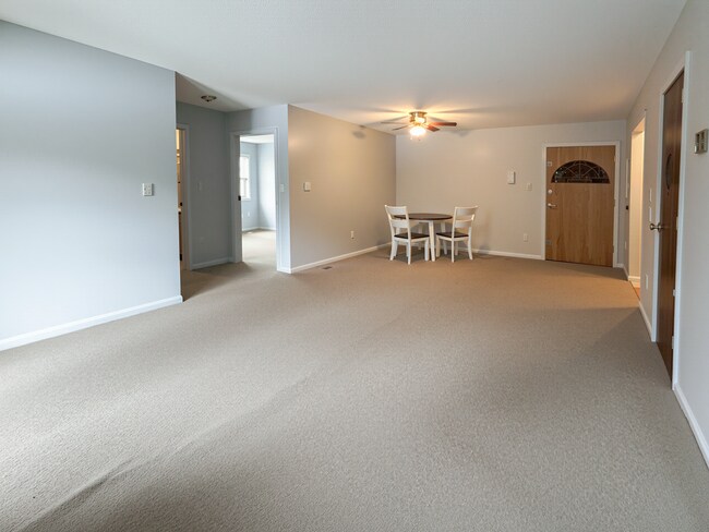 Foto del edificio - 58 Branch Turnpike