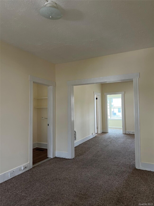 Building Photo - 187 Wickham Ave
