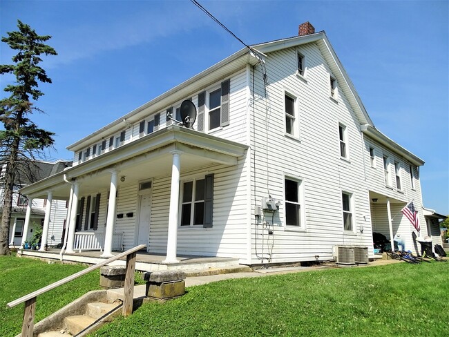 Building Photo - 242 W Stiegel St